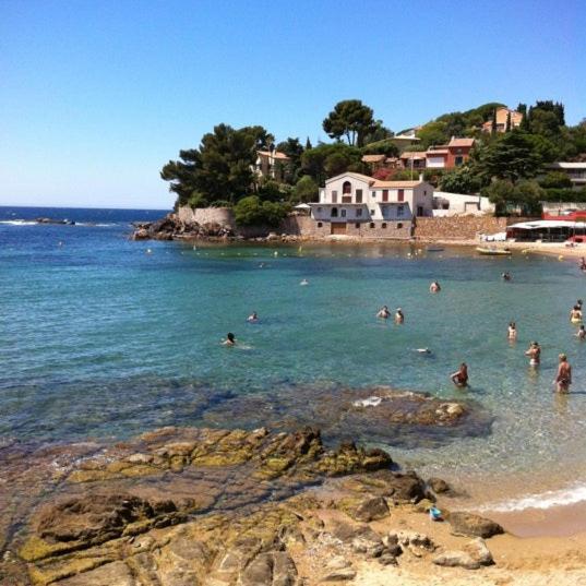 Charmant Bas De Villa Avec Terrasse A Proximite De La Plage Et Du Port Carqueiranne Buitenkant foto